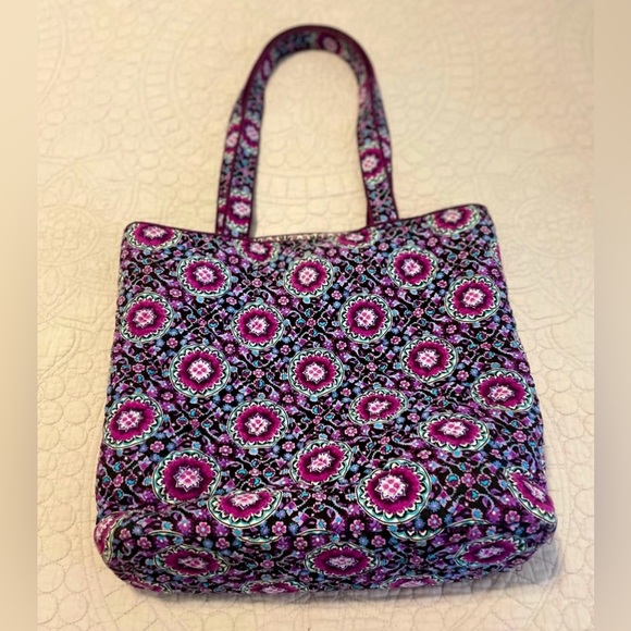 2 Vera Bradley Bags - Picture 2 of 16